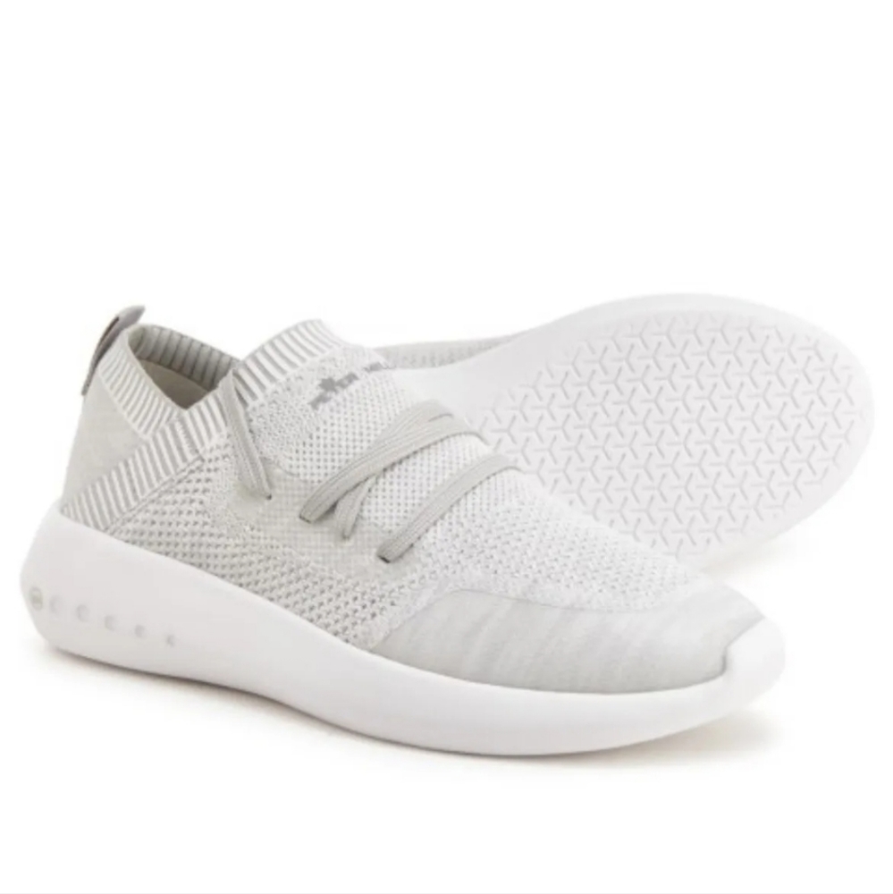 Peter Millar Woman’s Hyperlight Glide sneaker